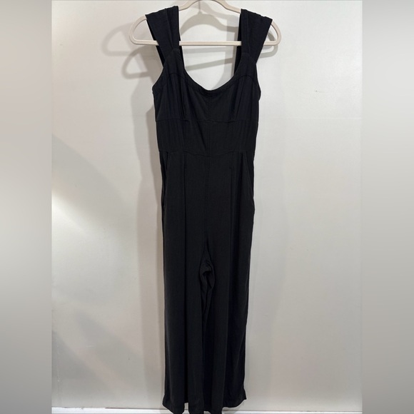 Madewell Cap-Sleeve Crop Wide-Leg
Jumpsuit - Picture 9 of 10